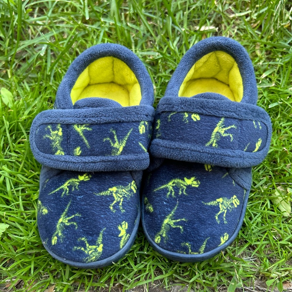 George Navy and lime green Dino slippers. Size 5/6